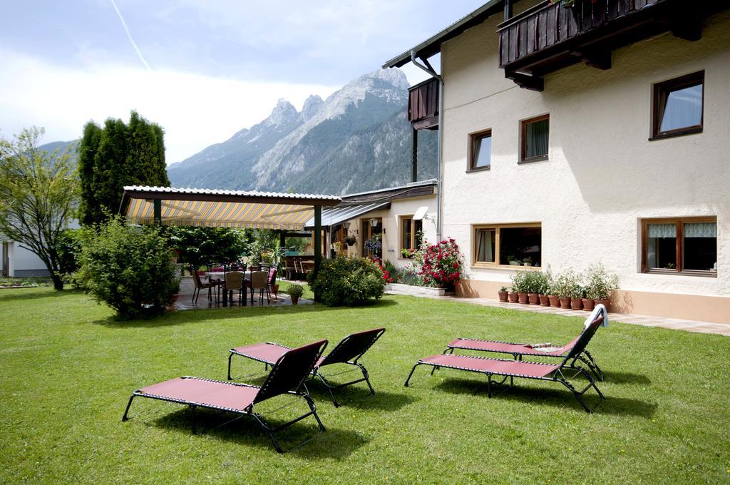 Pension Arnspitze Scharnitz Bagian luar foto